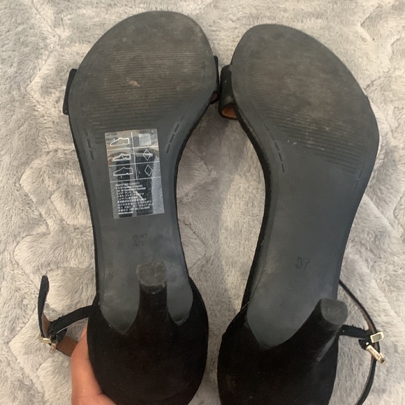 H&M Black Stilettos 👠 *FIXED PRICE* - Picture 6 of 6